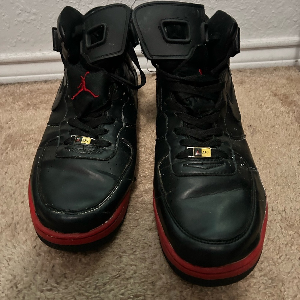 NIKE Air Force 1 - Black and Red High-Top Sneakers - Picture 2 of 10